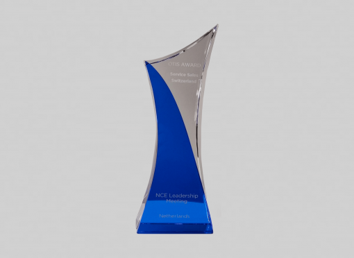 chique trofee gemaakt van glas gegraveerd met jouw eigen logo